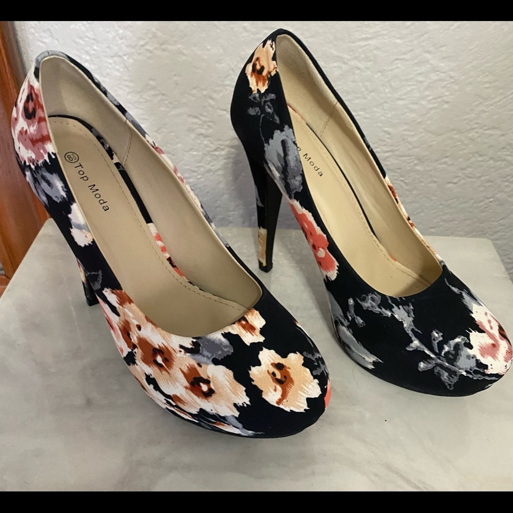 Floral high heel shoes Size 8 1/2